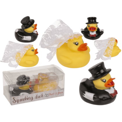 Гумени патета младоженци